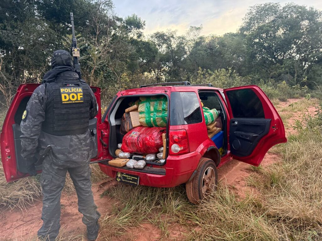 Amambai: DOF apreende mais de 500 quilos de drogas em carro furtado no Rio Grande do Sul Amambai: DOF apreende mais de 500 quilos de drogas em carro furtado no Rio Grande do Sul