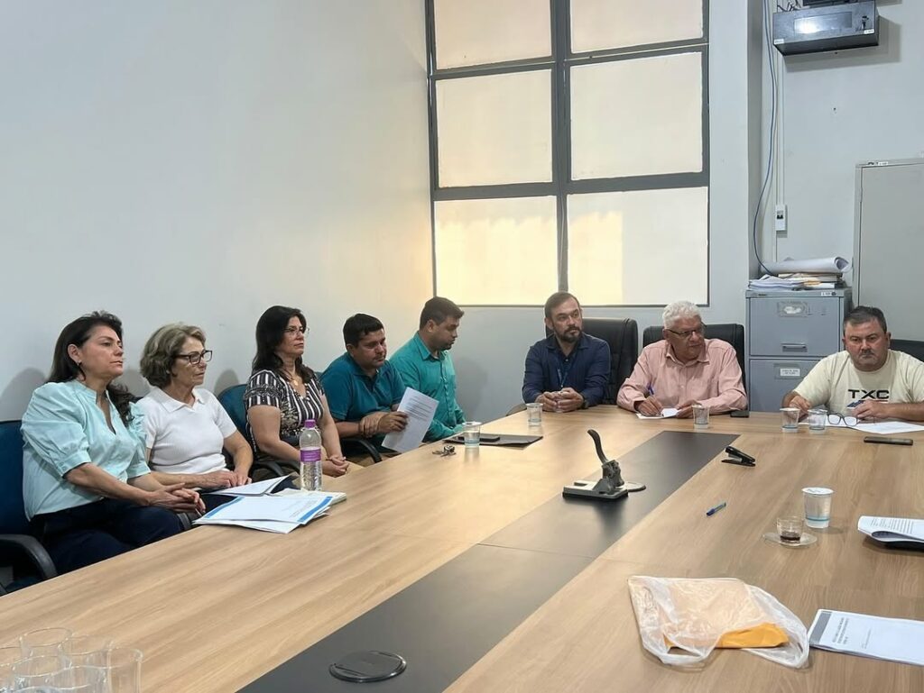 Reunião discute irregularidades na rede de esgoto de Iguatemi