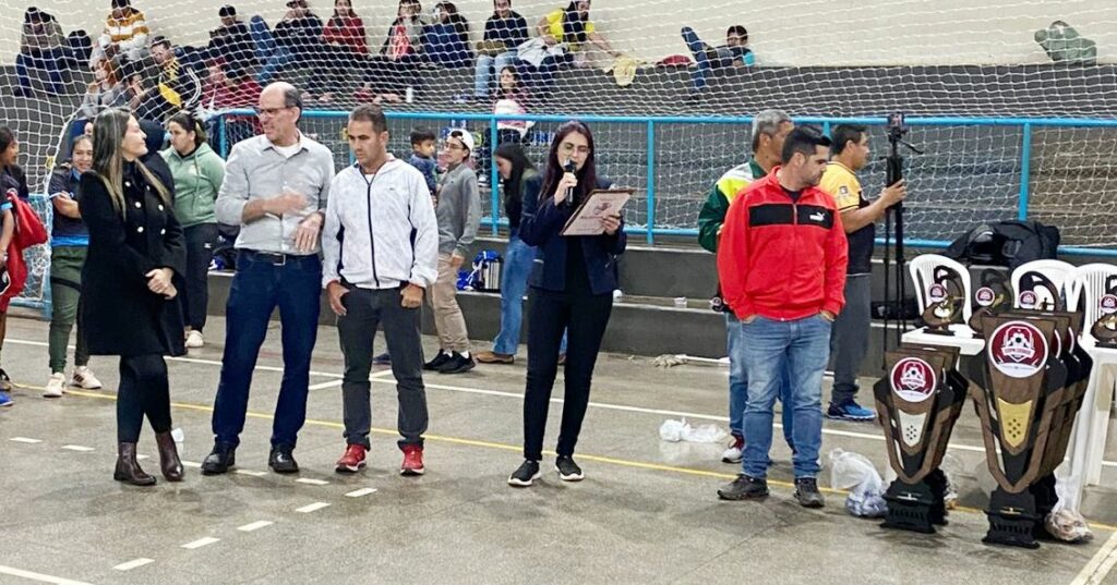 Fazenda Flamboyant, Atlético Guapoy e Tereré são os campeões da Copa Cidade de Futsal 2025 em Amambai