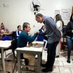 Prefeito visita APAE para acompanhar atividades e ouvir demandas da instituição