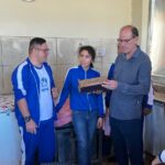 Prefeito visita APAE para acompanhar atividades e ouvir demandas da instituição