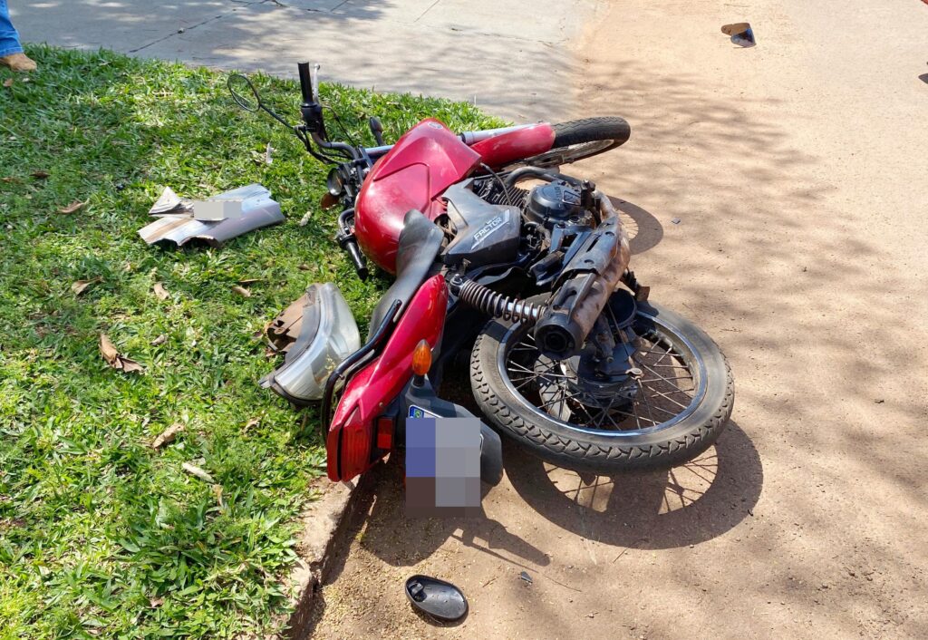 Corpo de Bombeiros socorre vítima de acidente envolvendo carro e moto e vítima de atropelamento em Amambai Corpo de Bombeiros socorre vítima de acidente envolvendo carro e moto e vítima de atropelamento em Amambai