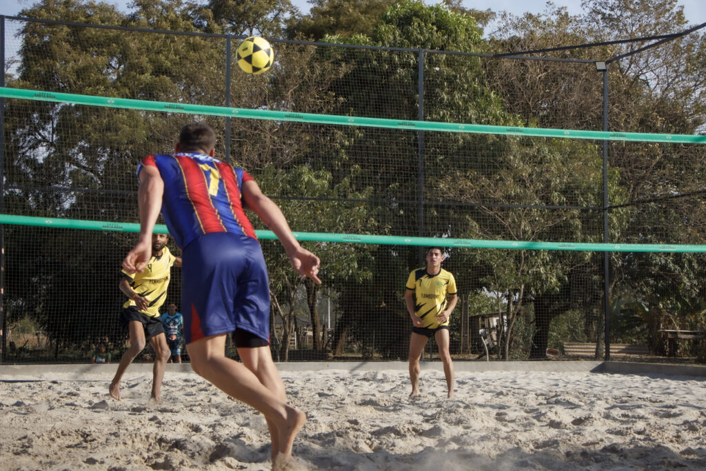 Maior torneio de futevôlei da história de Amambai acontece neste domingo na Arena Santa Rosa