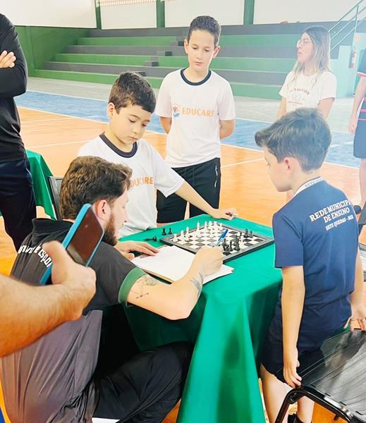 Escola 4 de Abril é campeã dos Jogos Escolares 2025 em Sete Quedas