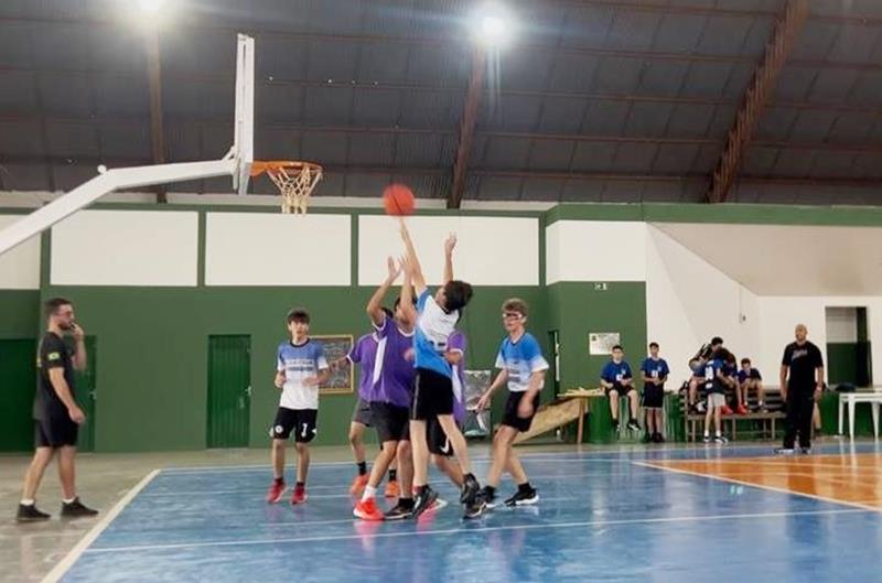 Escola 4 de Abril é campeã dos Jogos Escolares 2025 em Sete Quedas