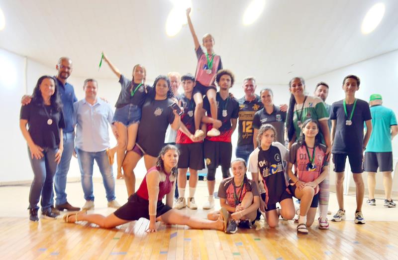 Escola 4 de Abril é campeã dos Jogos Escolares 2025 em Sete Quedas