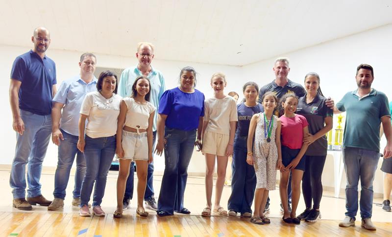 Escola 4 de Abril é campeã dos Jogos Escolares 2025 em Sete Quedas