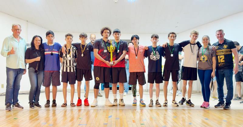 Escola 4 de Abril é campeã dos Jogos Escolares 2025 em Sete Quedas