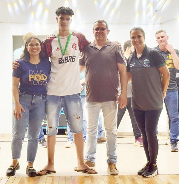 Escola 4 de Abril é campeã dos Jogos Escolares 2025 em Sete Quedas