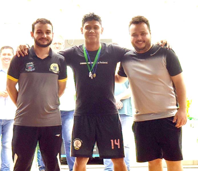 Escola 4 de Abril é campeã dos Jogos Escolares 2025 em Sete Quedas