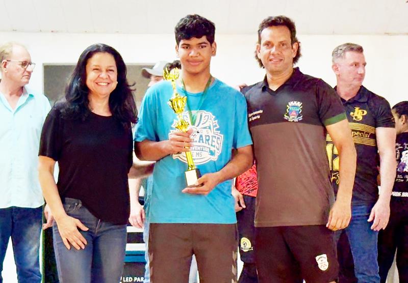 Escola 4 de Abril é campeã dos Jogos Escolares 2025 em Sete Quedas