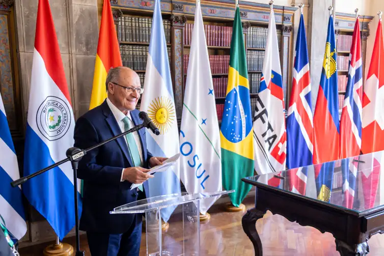 Mercosul assina acordo de livre comércio com quatro países europeus