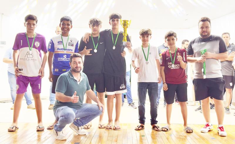 Escola 4 de Abril é campeã dos Jogos Escolares 2025 em Sete Quedas