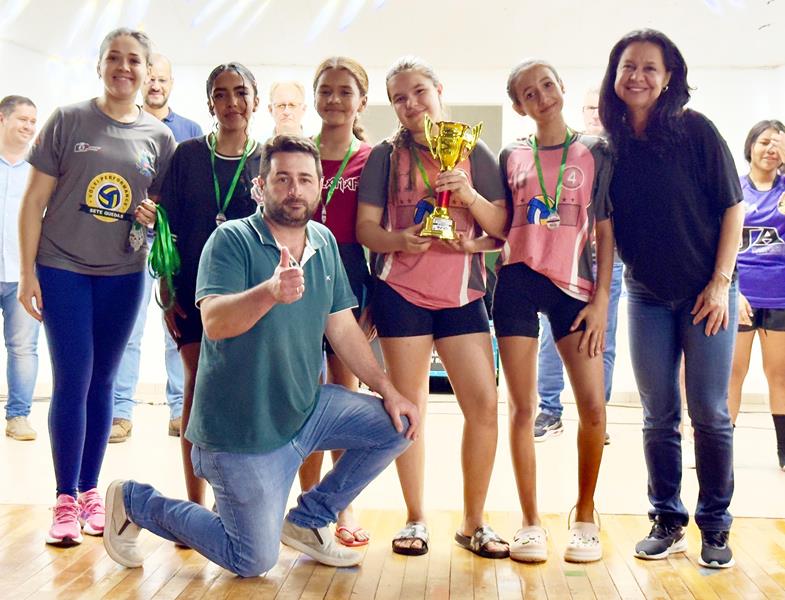 Escola 4 de Abril é campeã dos Jogos Escolares 2025 em Sete Quedas