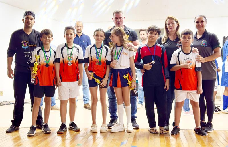 Escola 4 de Abril é campeã dos Jogos Escolares 2025 em Sete Quedas