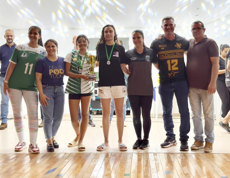 Escola 4 de Abril é campeã dos Jogos Escolares 2025 em Sete Quedas
