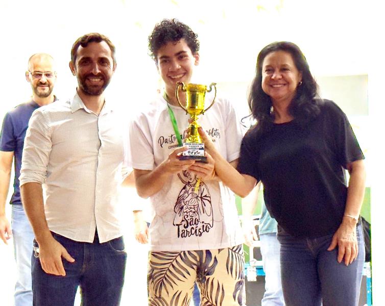 Escola 4 de Abril é campeã dos Jogos Escolares 2025 em Sete Quedas