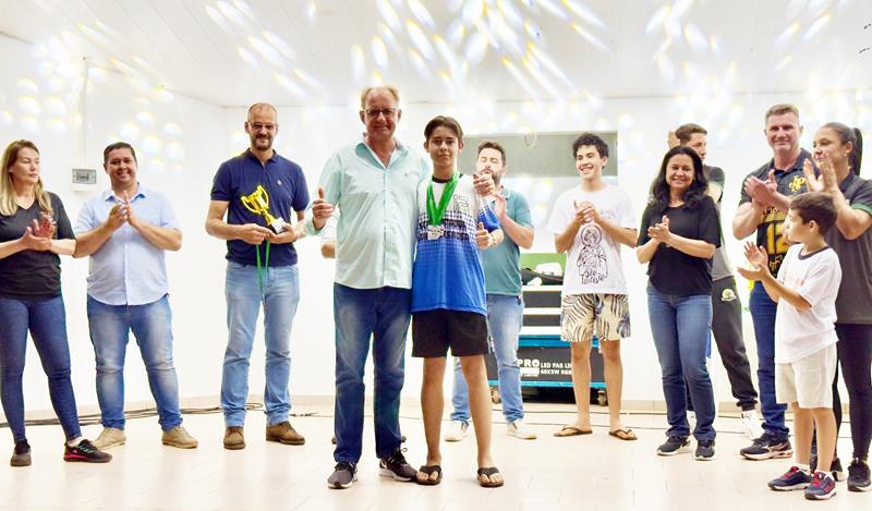 Escola 4 de Abril é campeã dos Jogos Escolares 2025 em Sete Quedas