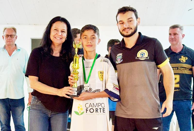 Escola 4 de Abril é campeã dos Jogos Escolares 2025 em Sete Quedas