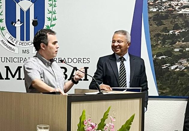 Indicado pelo presidente da Câmara vereador Darci, cirurgião dentista Dr. Luiz Otávio Raposo recebe o Título de Cidadão Amambainse Indicado pelo presidente da Câmara vereador Darci, cirurgião dentista Dr. Luiz Otávio Raposo recebe o Título de Cidadão Amambainse
