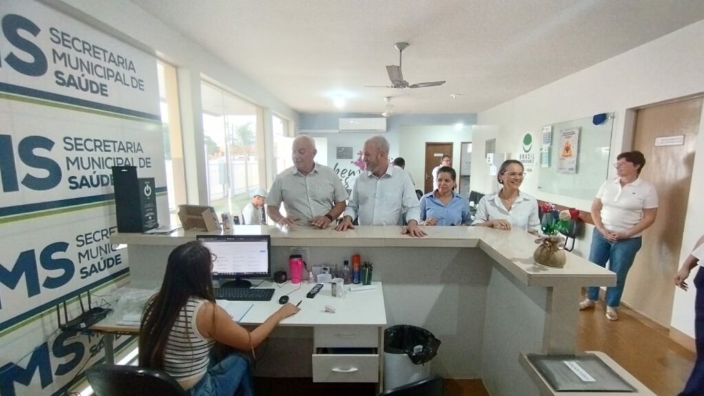 Deputado Geraldo Resende entrega nova ambulância em Caracol Deputado Geraldo Resende entrega nova ambulância em Caracol