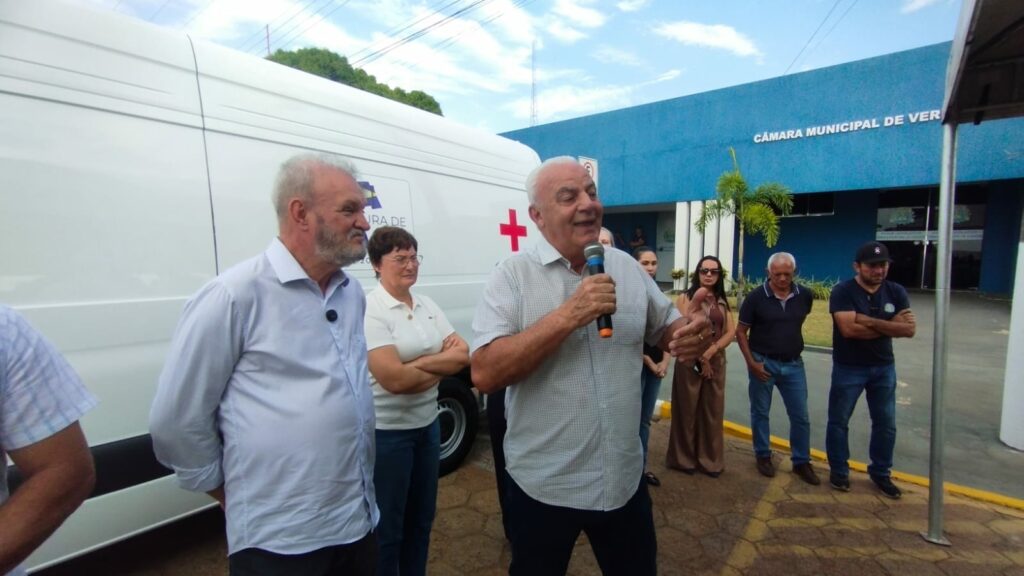 Deputado Geraldo Resende entrega nova ambulância em Caracol Deputado Geraldo Resende entrega nova ambulância em Caracol