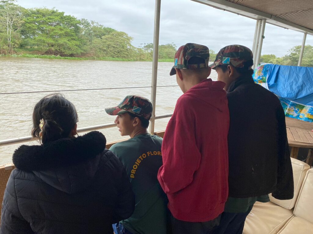 Projeto Florestinha de Amambai realiza dia de Educação Ambiental na Fazenda Green Farm, em Itaquiraí Projeto Florestinha de Amambai realiza dia de Educação Ambiental na Fazenda Green Farm, em Itaquiraí