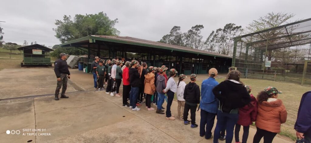 Projeto Florestinha de Amambai realiza dia de Educação Ambiental na Fazenda Green Farm, em Itaquiraí Projeto Florestinha de Amambai realiza dia de Educação Ambiental na Fazenda Green Farm, em Itaquiraí