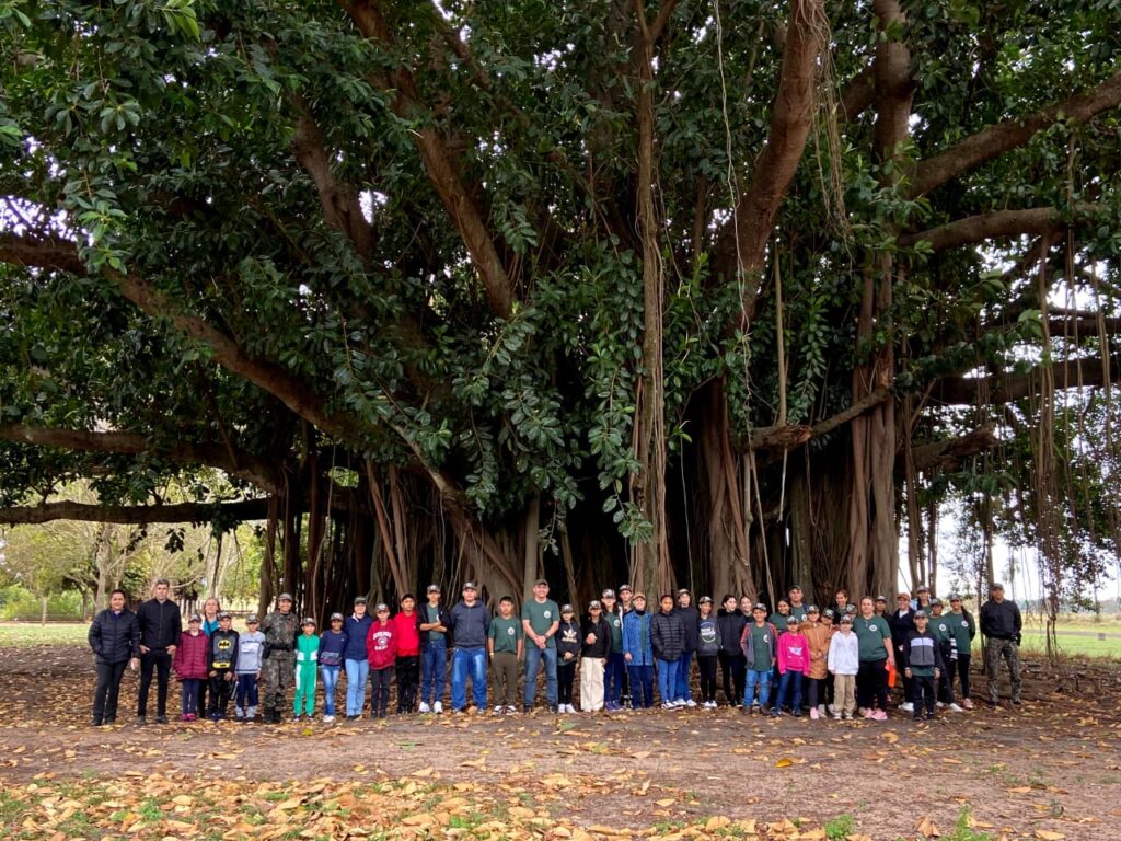 Projeto Florestinha de Amambai realiza dia de Educação Ambiental na Fazenda Green Farm, em Itaquiraí Projeto Florestinha de Amambai realiza dia de Educação Ambiental na Fazenda Green Farm, em Itaquiraí