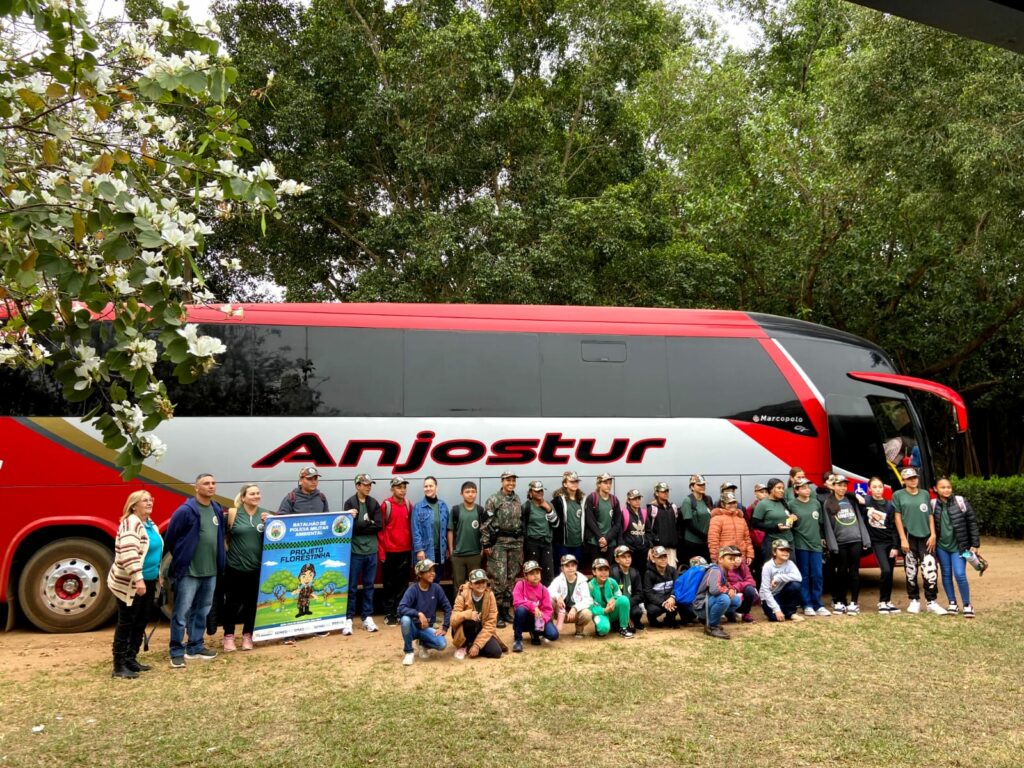 Projeto Florestinha de Amambai realiza dia de Educação Ambiental na Fazenda Green Farm, em Itaquiraí Projeto Florestinha de Amambai realiza dia de Educação Ambiental na Fazenda Green Farm, em Itaquiraí