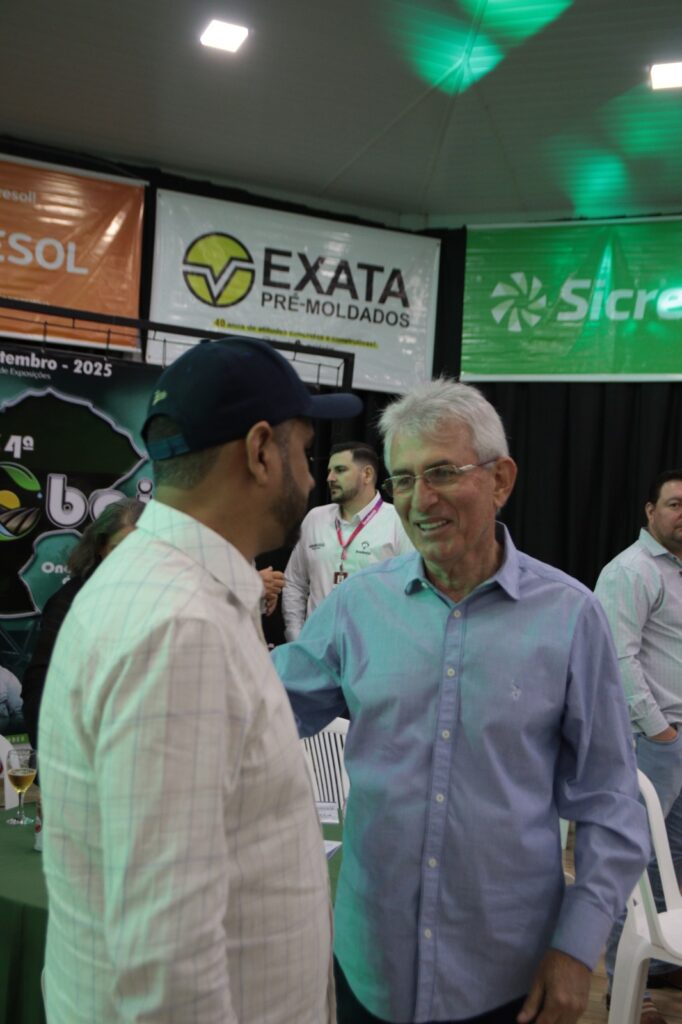 Prefeito e vice de Paranhos prestigiam abertura da 34ª Expobai