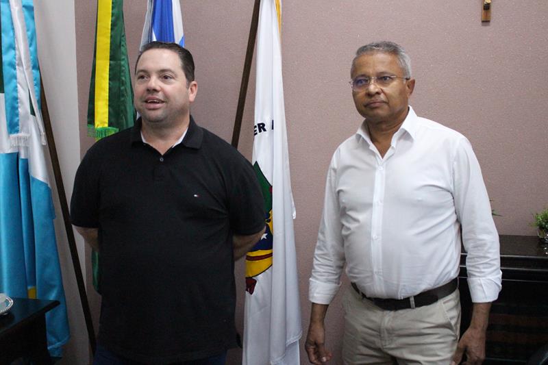 Vereadores Darci e Jota Roberto recepcionam deputados Rodolfo Nogueira e Zé Teixeira em Amambai