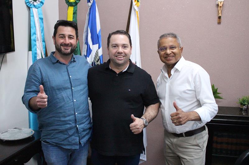 Vereadores Darci e Jota Roberto recepcionam deputados Rodolfo Nogueira e Zé Teixeira em Amambai