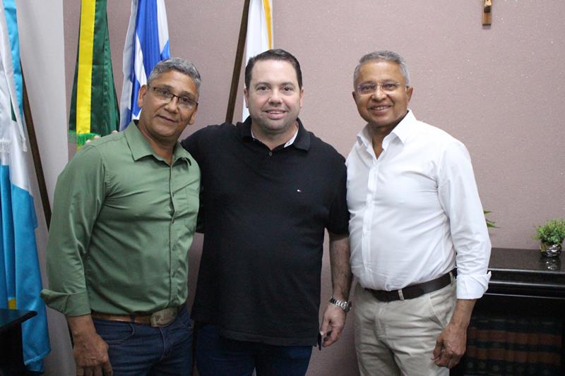 Vereadores Darci e Jota Roberto recepcionam deputados Rodolfo Nogueira e Zé Teixeira em Amambai