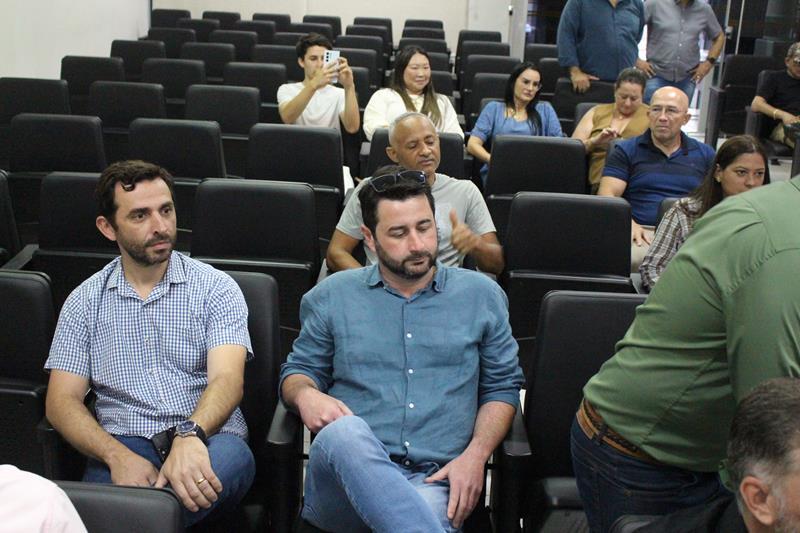 Vereadores Darci e Jota Roberto recepcionam deputados Rodolfo Nogueira e Zé Teixeira em Amambai