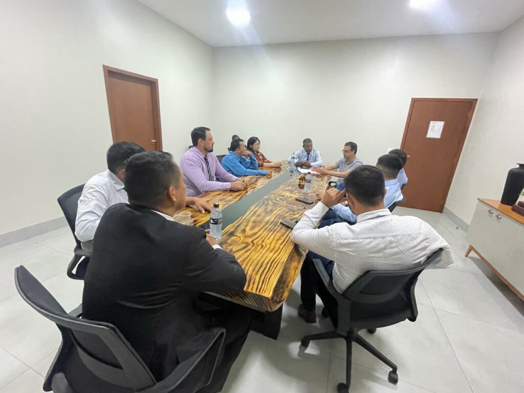 Prefeitura e Câmara de Paranhos alinham parceria em reunião com vereadores Prefeitura e Câmara de Paranhos alinham parceria em reunião com vereadores