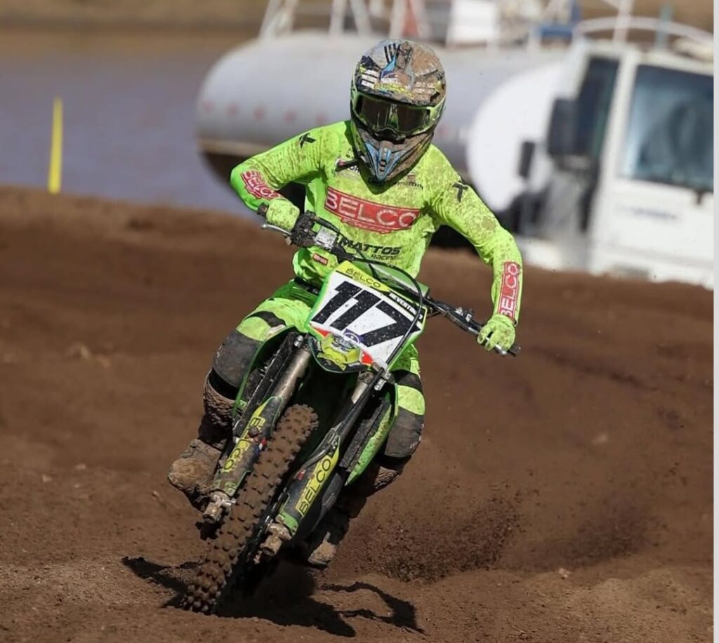 Sete Quedas recebe com carreata o piloto de 15 anos Campeão Brasileiro de Motocross Sete Quedas recebe com carreata o piloto de 15 anos Campeão Brasileiro de Motocross