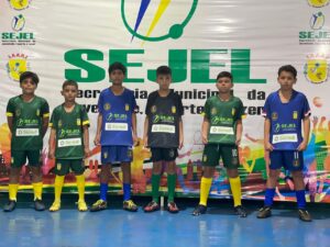 Sicredi entrega uniformes para projetos esportivos da SEJEL em Paranhos