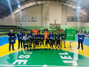 Sicredi entrega uniformes para projetos esportivos da SEJEL em Paranhos