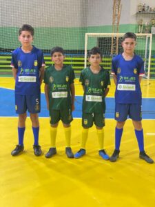 Sicredi entrega uniformes para projetos esportivos da SEJEL em Paranhos