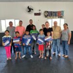Iguatemi: Secretaria de Assistência Social entrega kimonos para crianças do serviço de Convivência e Fortalecimento de Vínculos Novo Olhar