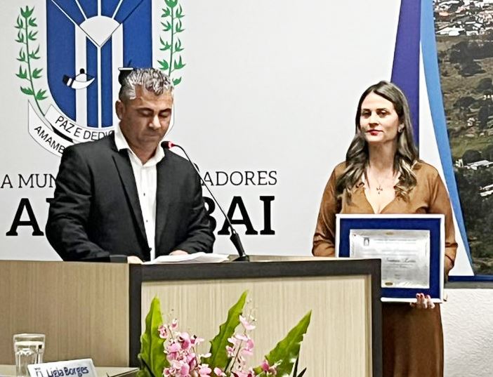 Por indicação de Lígia Borges líder comunitário Antônio Soares Leite é condecorado com o Título de Cidadão Amambaiense