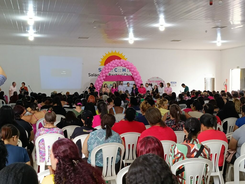 Deputada Mara Caseiro emociona público em palestra sobre câncer de mama em Naviraí