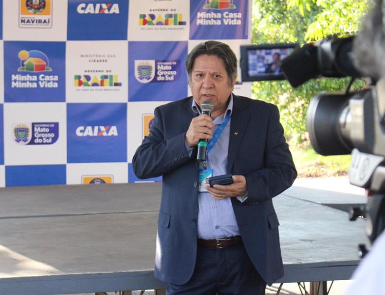 Prefeito Rodrigo Sacuno destaca tríplice parceria que vai realizar o sonho da casa própria de 60 famílias em Naviraí Prefeito Rodrigo Sacuno destaca tríplice parceria que vai realizar o sonho da casa própria de 60 famílias em Naviraí