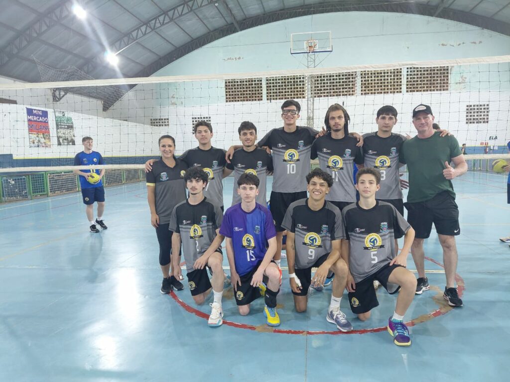 Performace de Sete Quedas é campeã do torneio regional de vôlei masculino em Tacuru