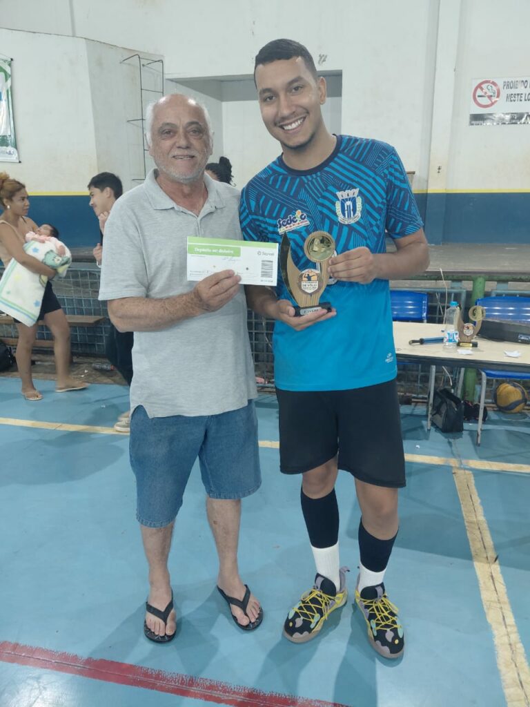 Performace de Sete Quedas é campeã do torneio regional de vôlei masculino em Tacuru