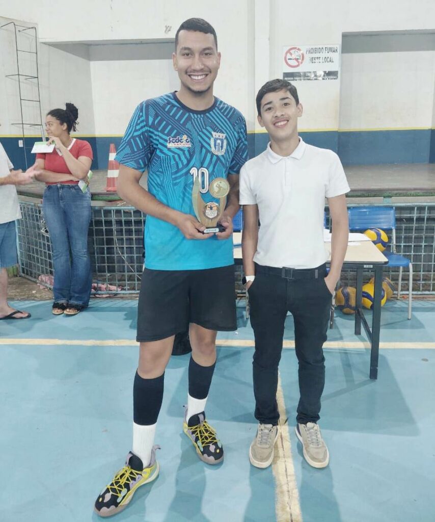 Performace de Sete Quedas é campeã do torneio regional de vôlei masculino em Tacuru