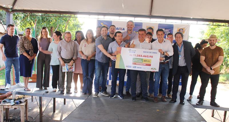 Prefeito Rodrigo Sacuno destaca tríplice parceria que vai realizar o sonho da casa própria de 60 famílias em Naviraí Prefeito Rodrigo Sacuno destaca tríplice parceria que vai realizar o sonho da casa própria de 60 famílias em Naviraí