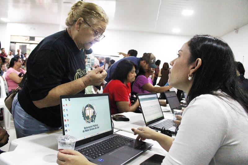 Em atenção a pedido da vereadora Suzana, Van dos Direitos e Justiça Itinerante atenderam mais de 250 pessoas nesta sexta em Amambai Em atenção a pedido da vereadora Suzana, Van dos Direitos e Justiça Itinerante atenderam mais de 250 pessoas nesta sexta em Amambai