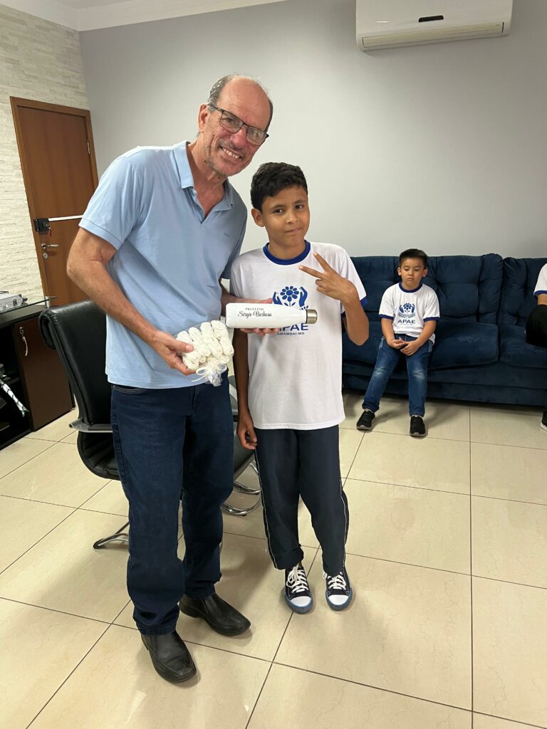 APAE visita Prefeitura de Amambai para agradecer apoio nas Olimpíadas das APAEs